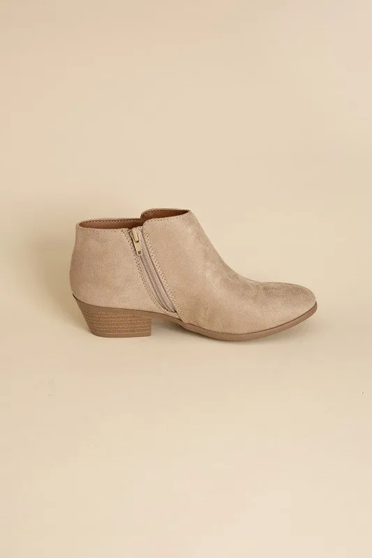 Mug Ankle Boots