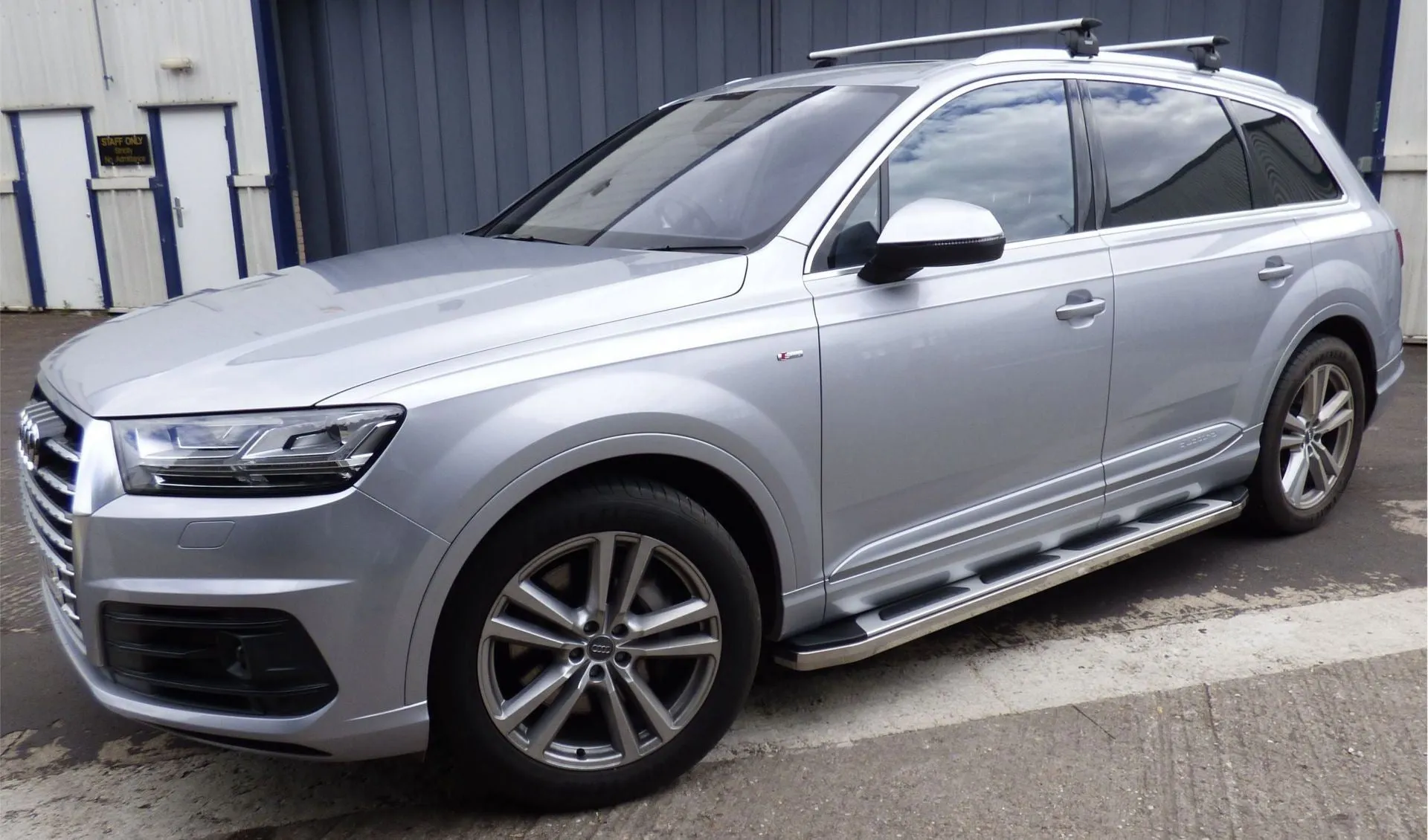 Suburban Side Steps Running Boards for Audi Q7 2016-2019